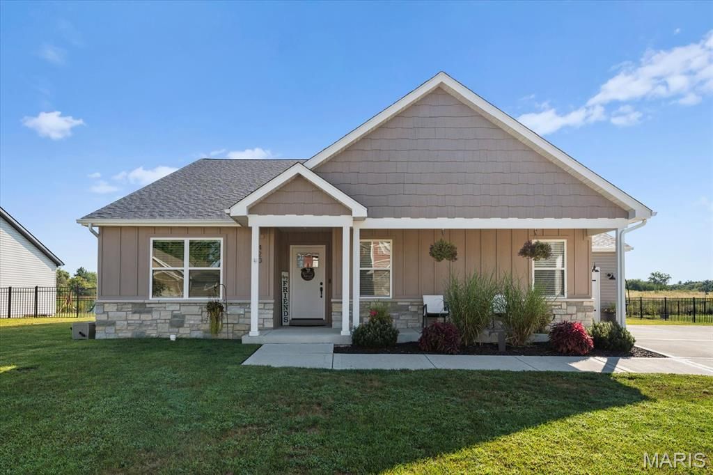 420 Foxtail Drive, Freeburg, IL 62243