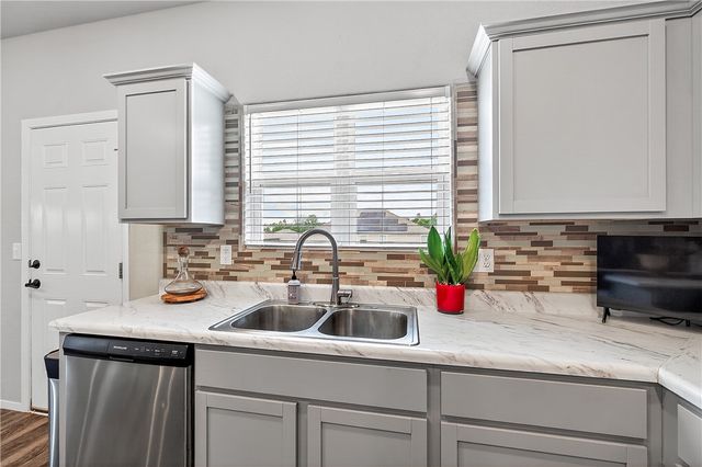 395 Worley Street, Huntsville, AR 72740
