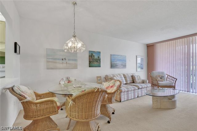 200 Forest Lakes BLVD 108, Naples, FL 34105