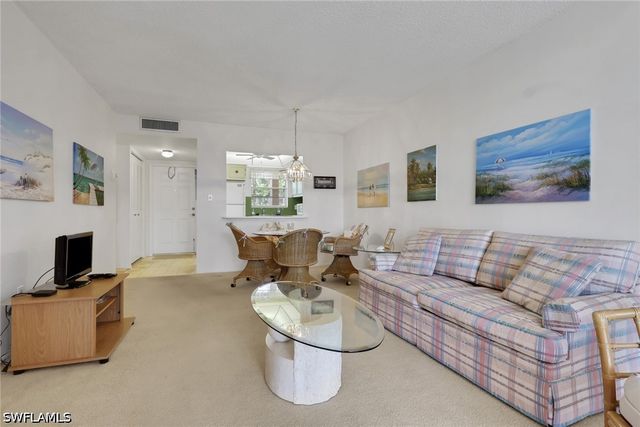 200 Forest Lakes BLVD 108, Naples, FL 34105