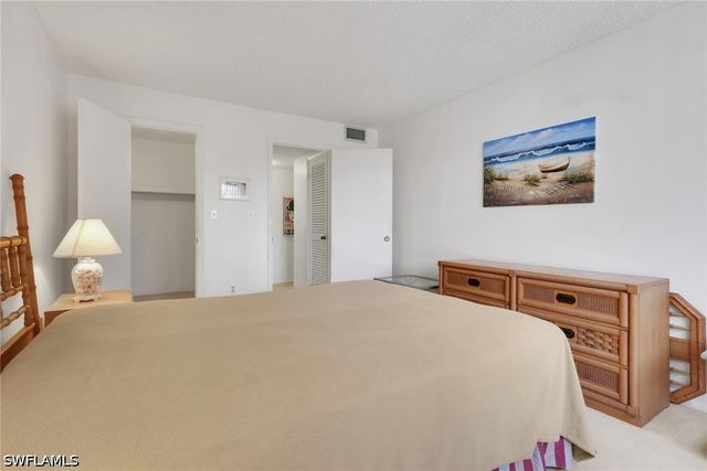 200 Forest Lakes BLVD 108, Naples, FL 34105