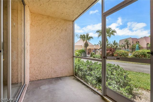 200 Forest Lakes BLVD 108, Naples, FL 34105