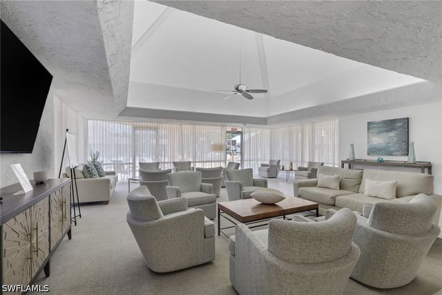 200 Forest Lakes BLVD 108, Naples, FL 34105