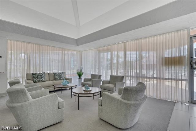 200 Forest Lakes BLVD 108, Naples, FL 34105