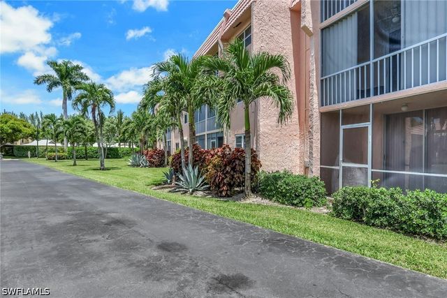 200 Forest Lakes BLVD 108, Naples, FL 34105