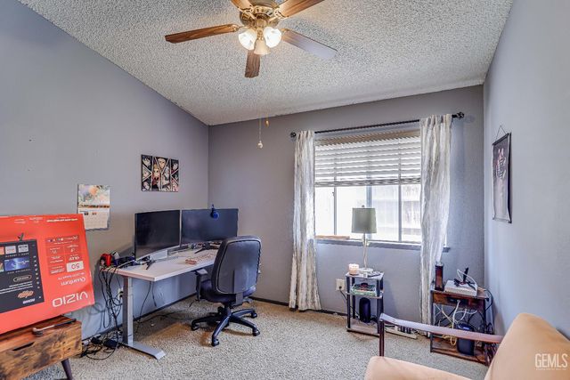 6208 Quaking Aspen Street, Bakersfield, CA 93313