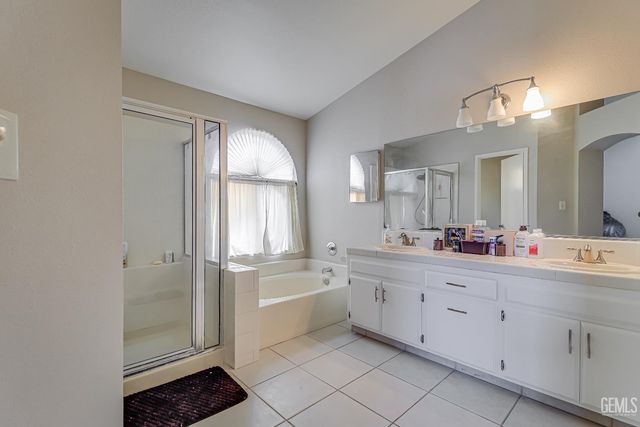 6208 Quaking Aspen Street, Bakersfield, CA 93313