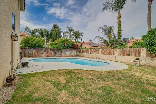 6208 Quaking Aspen Street, Bakersfield, CA 93313