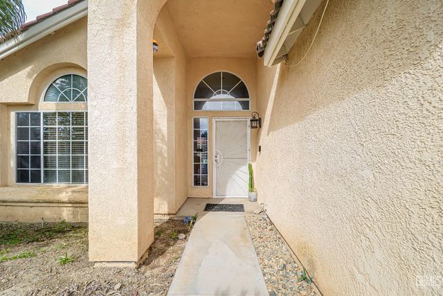 6208 Quaking Aspen Street, Bakersfield, CA 93313