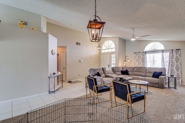 6208 Quaking Aspen Street, Bakersfield, CA 93313