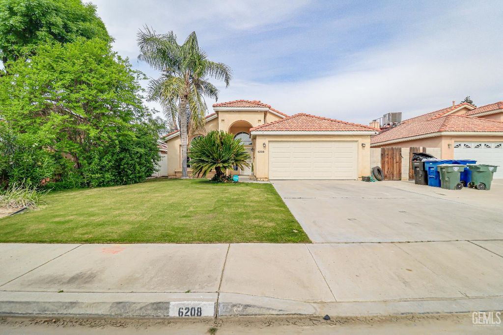 6208 Quaking Aspen Street, Bakersfield, CA 93313