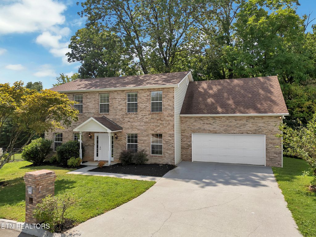 10231 Lynn Chase Lane, Knoxville, TN 37932