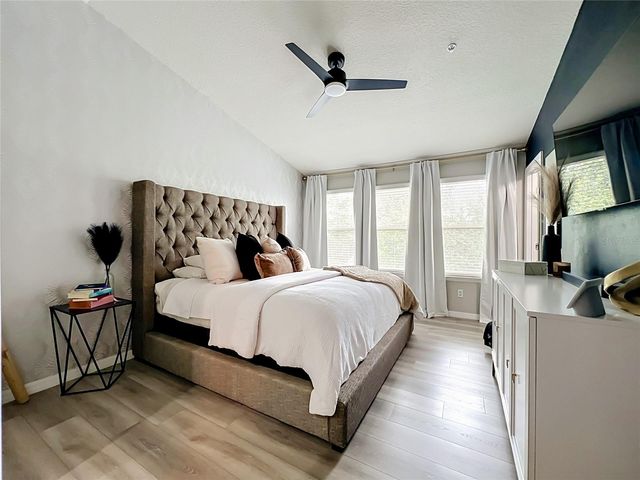 1084 PAVIA DRIVE, Apopka, FL 32703