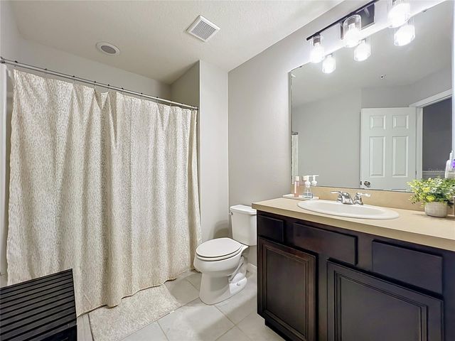 1084 PAVIA DRIVE, Apopka, FL 32703