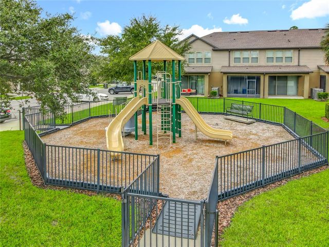 1084 PAVIA DRIVE, Apopka, FL 32703