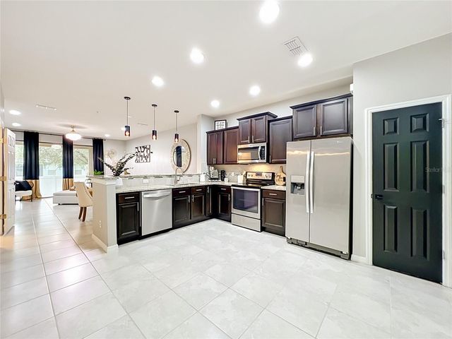 1084 PAVIA DRIVE, Apopka, FL 32703