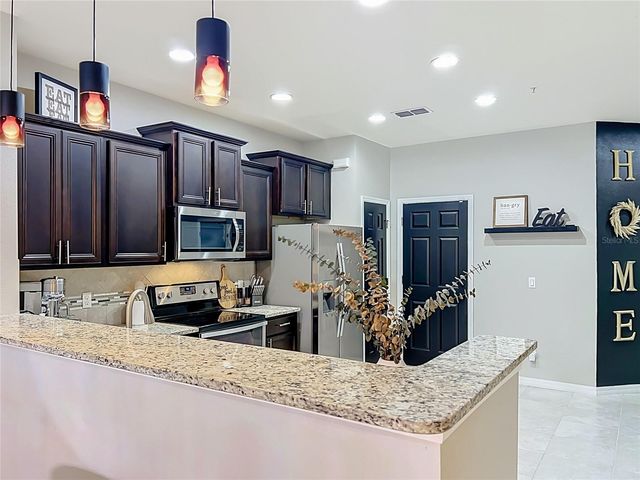 1084 PAVIA DRIVE, Apopka, FL 32703