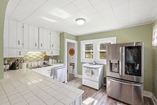 1021 West Street, Three Rivers, MI 49093