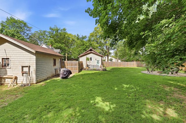 1021 West Street, Three Rivers, MI 49093