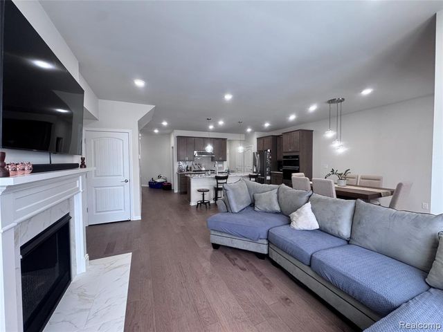 1434 Superior Drive, Milford, MI 48381