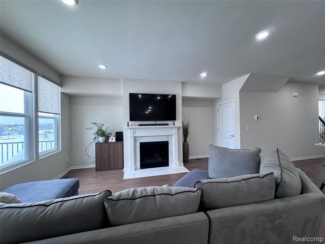 1434 Superior Drive, Milford, MI 48381