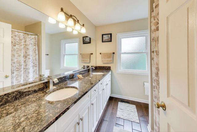 503 Edinburgh Lane, West Dundee, IL 60118