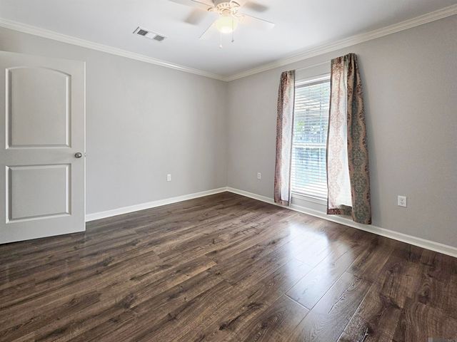 13492 Prairie Ln, Walker, LA 70785