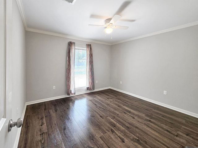 13492 Prairie Ln, Walker, LA 70785