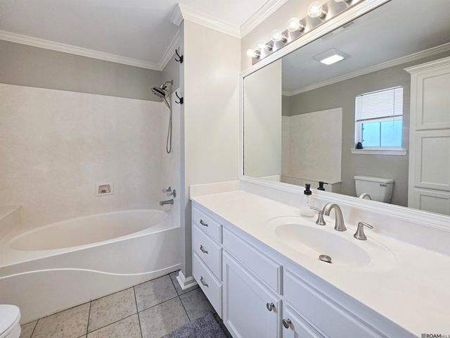 13492 Prairie Ln, Walker, LA 70785