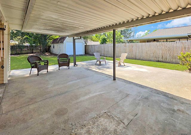 13492 Prairie Ln, Walker, LA 70785