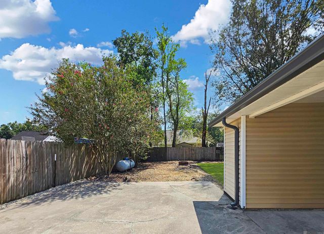 13492 Prairie Ln, Walker, LA 70785