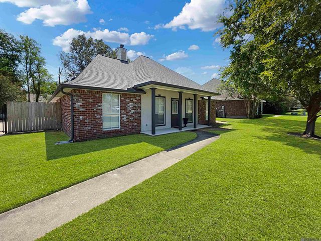 13492 Prairie Ln, Walker, LA 70785