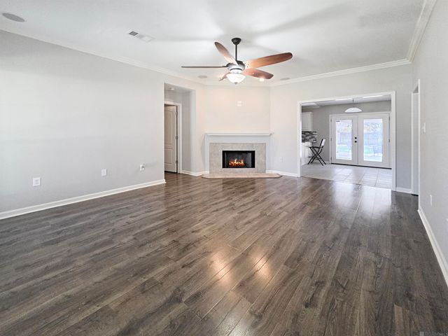 13492 Prairie Ln, Walker, LA 70785