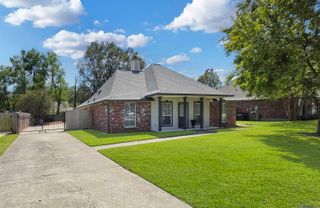 13492 Prairie Ln, Walker, LA 70785
