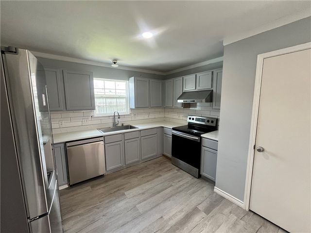 3034 Twin Creek Dr, Corpus Christi, TX 78414