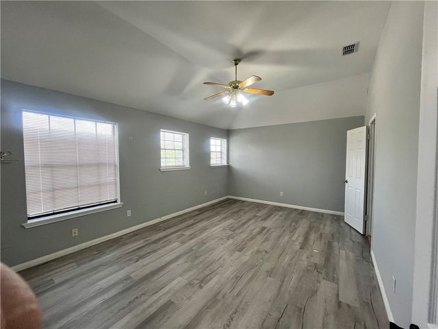 3034 Twin Creek Dr, Corpus Christi, TX 78414