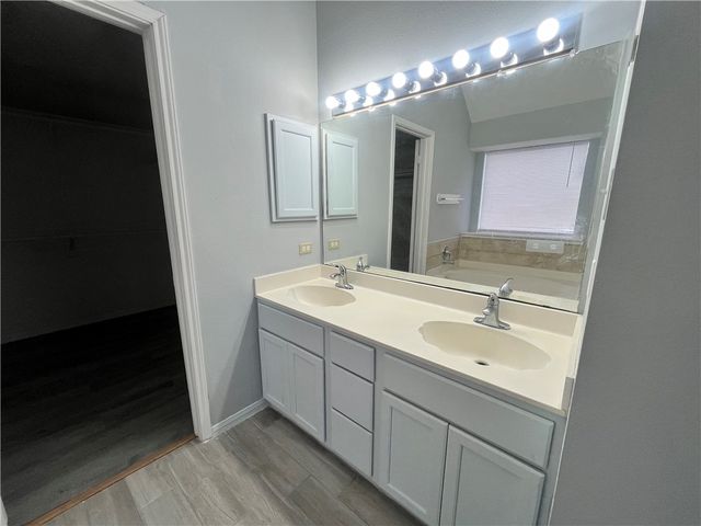 3034 Twin Creek Dr, Corpus Christi, TX 78414
