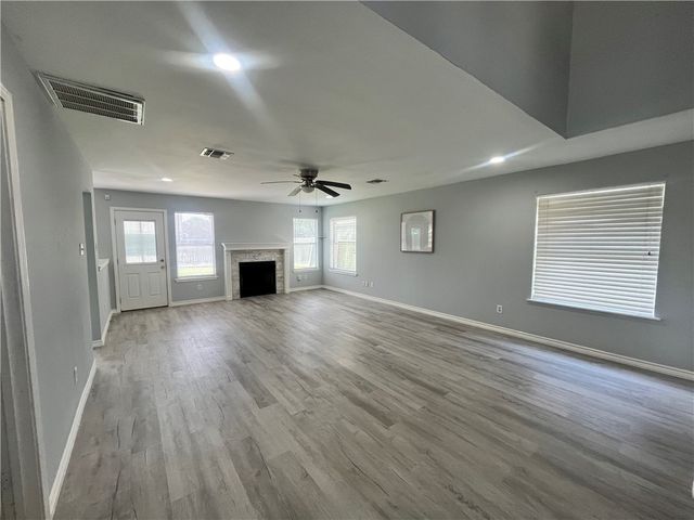 3034 Twin Creek Dr, Corpus Christi, TX 78414