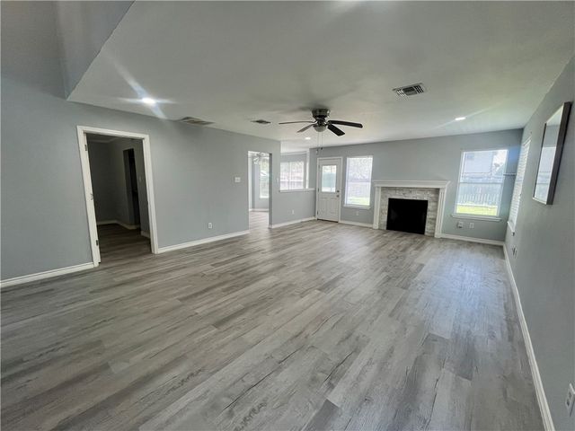 3034 Twin Creek Dr, Corpus Christi, TX 78414