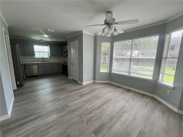 3034 Twin Creek Dr, Corpus Christi, TX 78414