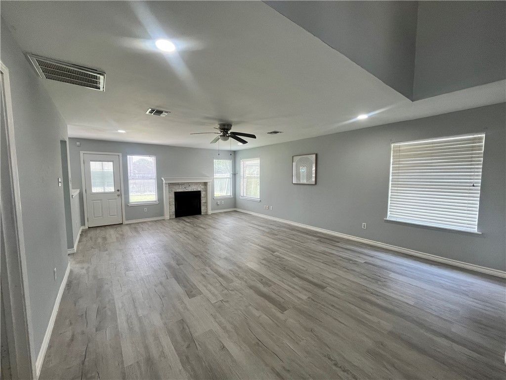 3034 Twin Creek Dr, Corpus Christi, TX 78414 — photo 3