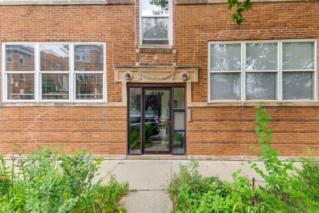 4348 N Sacramento Avenue 3, Chicago, IL 60618