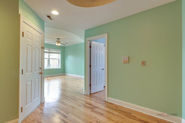 4348 N Sacramento Avenue 3, Chicago, IL 60618