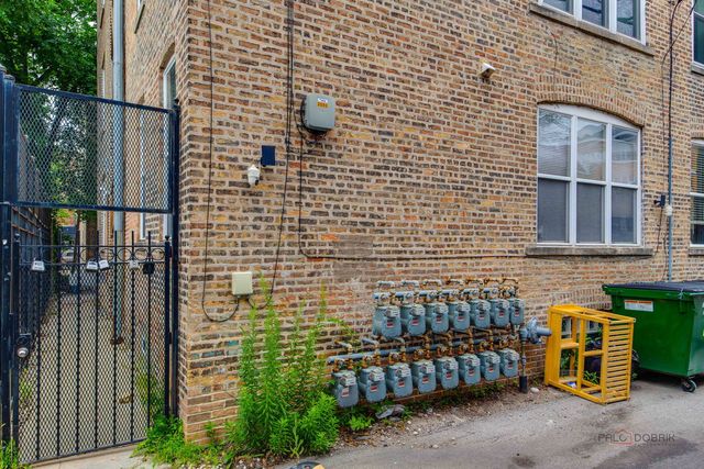 4348 N Sacramento Avenue 3, Chicago, IL 60618
