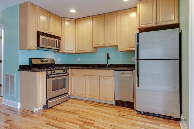 4348 N Sacramento Avenue 3, Chicago, IL 60618
