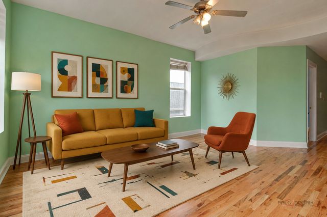 4348 N Sacramento Avenue 3, Chicago, IL 60618