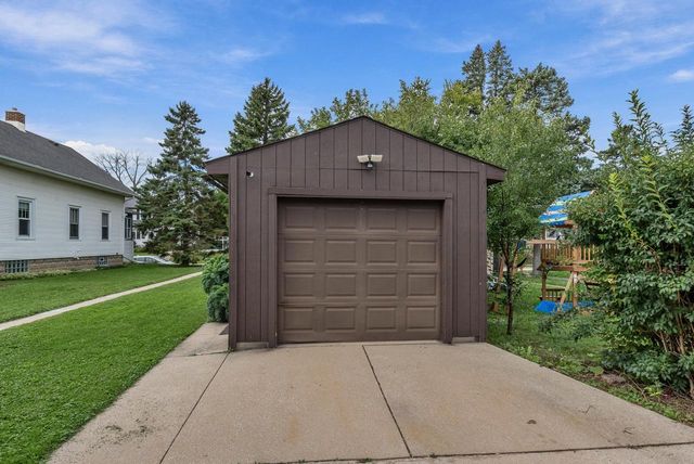 822 S 56th STREET, West Allis, WI 53214
