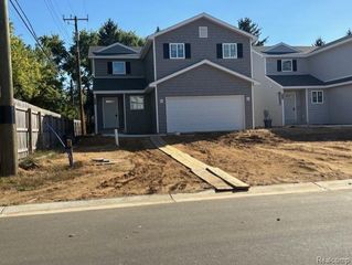 5745 Copper Tree Park, Waterford Charter Township, MI 48327