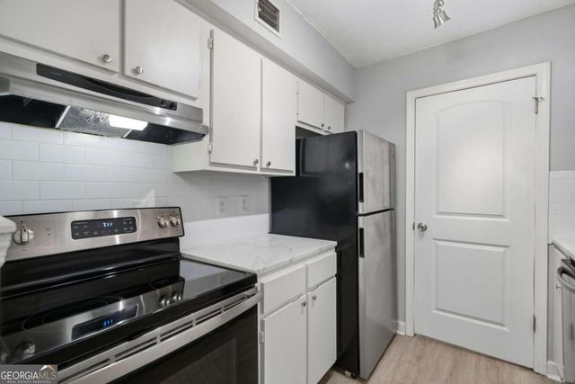 1015 Wingate Way, Atlanta, GA 30350