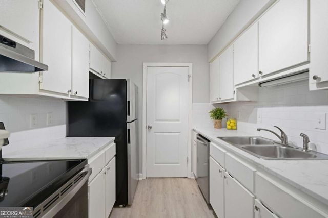 1015 Wingate Way, Atlanta, GA 30350